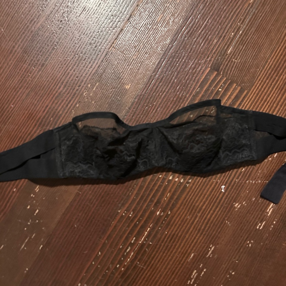 Victoria's Secret Black strapless minamizer Lace Bra